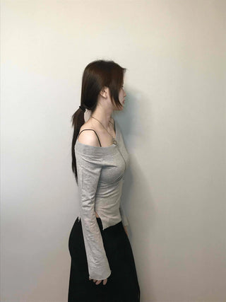 Slit detail wide off-shoulder slim-fit long-sleeved T-shirt