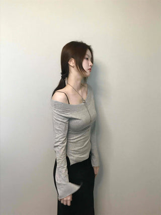 Slit detail wide off-shoulder slim-fit long-sleeved T-shirt