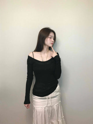 Delicate Fit Off-Shoulder Draping Slim Long Sleeve Tee