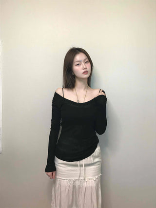 Delicate Fit Off-Shoulder Draping Slim Long Sleeve Tee