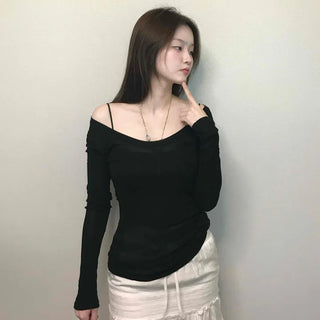 Delicate Fit Off-Shoulder Draping Slim Long Sleeve Tee