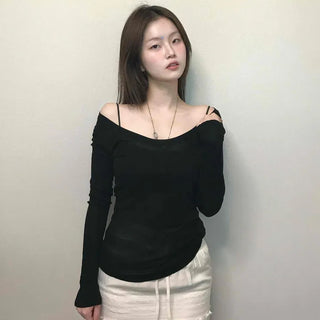 Delicate Fit Off-Shoulder Draping Slim Long Sleeve Tee