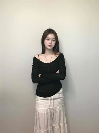 Delicate Fit Off-Shoulder Draping Slim Long Sleeve Tee