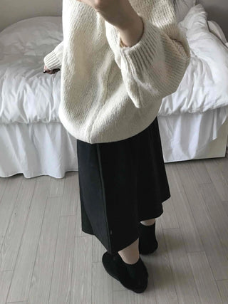 Simple contemporary balloon midi skirt
