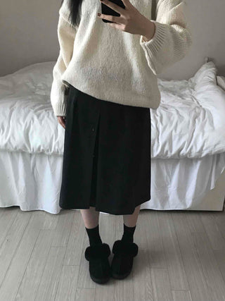 Simple contemporary balloon midi skirt