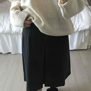 Simple contemporary balloon midi skirt