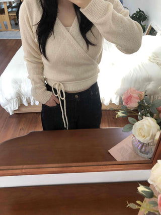 String Shirred V-Neck Crop Knit