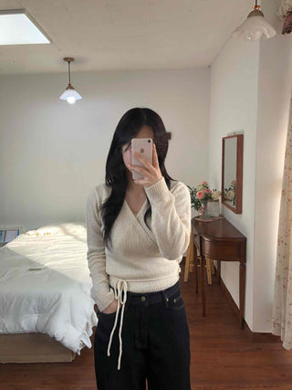 String Shirred V-Neck Crop Knit