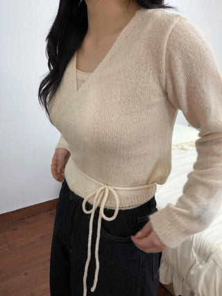 String Shirred V-Neck Crop Knit