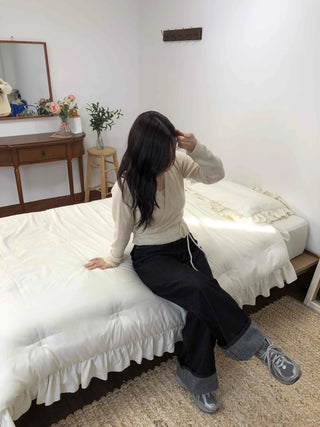 String Shirred V-Neck Crop Knit