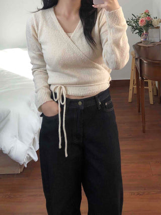 String Shirred V-Neck Crop Knit