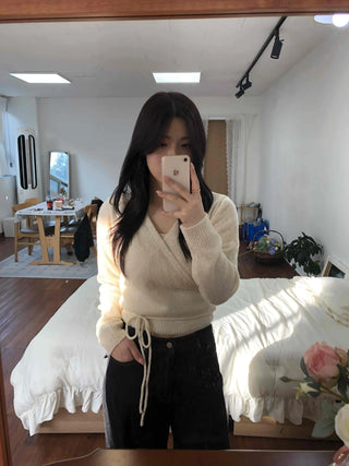 String Shirred V-Neck Crop Knit