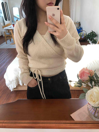 String Shirred V-Neck Crop Knit