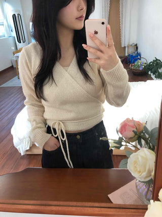 String Shirred V-Neck Crop Knit