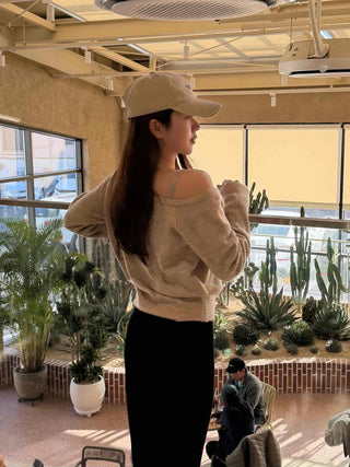 Soft Delicate Fit V-Neck Slim Shoulder Knit