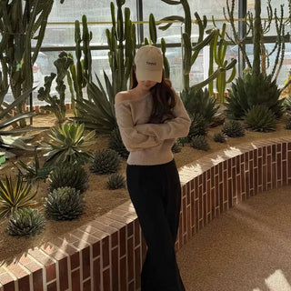 Soft Delicate Fit V-Neck Slim Shoulder Knit