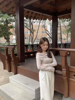 Delicate Fit Shirred Slim Fit Round Long Sleeve T-shirt