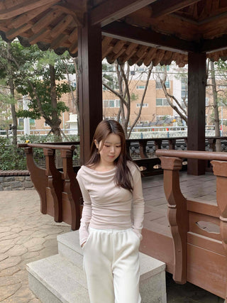Delicate Fit Shirred Slim Fit Round Long Sleeve T-shirt