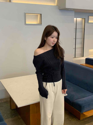Belt Set Shirred Slim Fit Boat Neck Knit