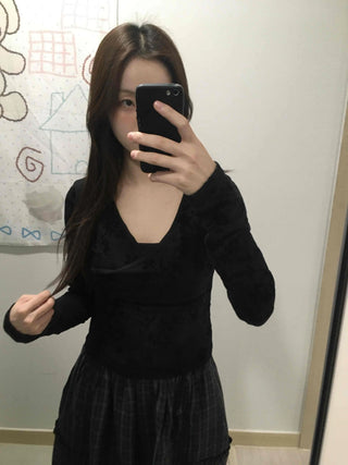 Mystic Hope Ribbon Velvet Crop V-Neck Long Sleeve T-Shirt