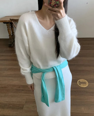Soft Angora V-neck Loose Fit Knit