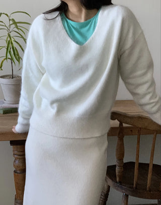 Soft Angora V-neck Loose Fit Knit