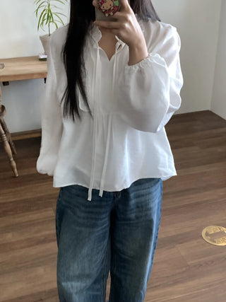 Air String Shirred Balloon Sleeve Blouse