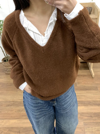 Color Block Collar Loose Fit V-Neck Knit