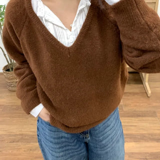 Color Block Collar Loose Fit V-Neck Knit