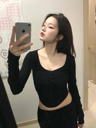 Delicate Fit Square Neck Button Cropped Long Sleeve T-shirt