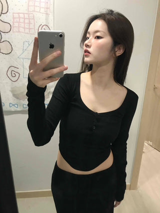 Delicate Fit Square Neck Button Cropped Long Sleeve T-shirt