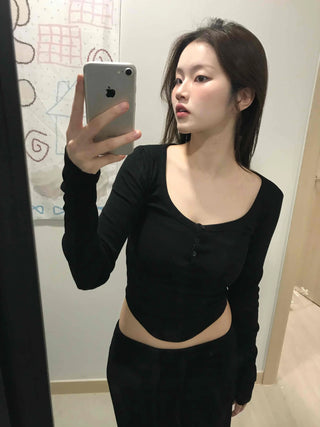 Delicate Fit Square Neck Button Cropped Long Sleeve T-shirt