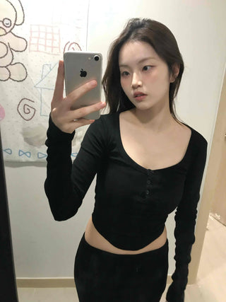 Delicate Fit Square Neck Button Cropped Long Sleeve T-shirt