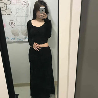 Delicate Fit Square Neck Button Cropped Long Sleeve T-shirt