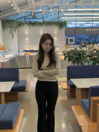 Delicate Fit V-Neck Ribbed Slim Knit T-Shirt