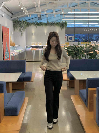 Delicate Fit V-Neck Ribbed Slim Knit T-Shirt