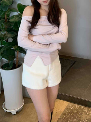 Delicate Fit Off-Shoulder Shirred Slim Long Sleeve T-shirt