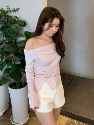 Delicate Fit Off-Shoulder Shirred Slim Long Sleeve T-shirt