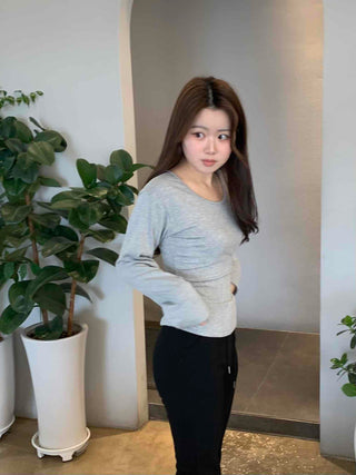 Slim Basic Round Neck Crop Long Sleeve Tee