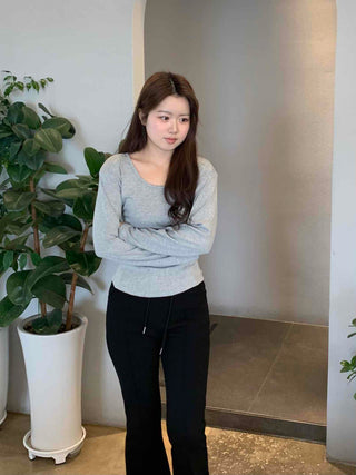 Slim Basic Round Neck Crop Long Sleeve Tee