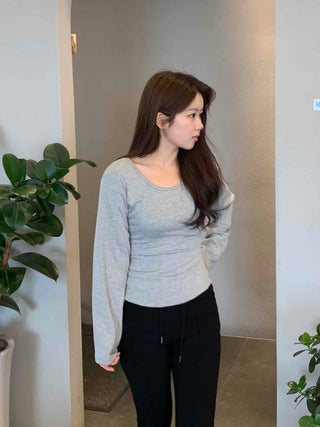 Slim Basic Round Neck Crop Long Sleeve Tee