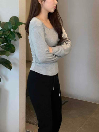 Slim Basic Round Neck Crop Long Sleeve Tee