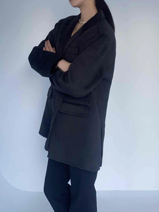 Minimal Shoulder Line Double Pocket Belt Coat