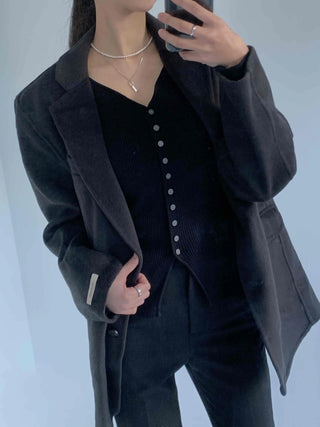 Minimal Shoulder Line Double Pocket Belt Coat