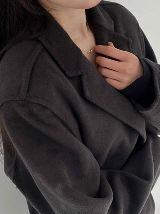 Minimal Shoulder Line Double Pocket Belt Coat