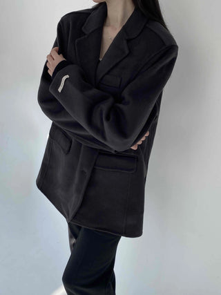 Minimal Shoulder Line Double Pocket Belt Coat