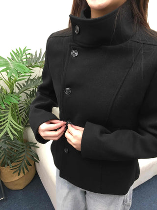 Slim tailored sharp collar diagonal button short coat