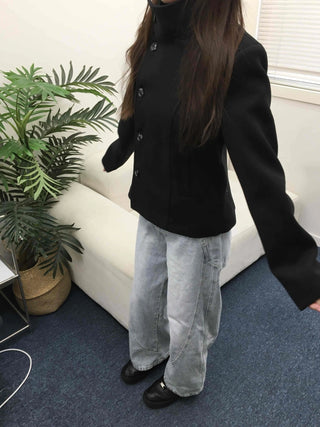 Slim tailored sharp collar diagonal button short coat