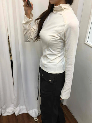 Modern Chic Turtleneck Cut-out Slim Fit Long Sleeve Tee