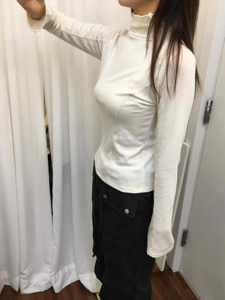 Modern Chic Turtleneck Cut-out Slim Fit Long Sleeve Tee